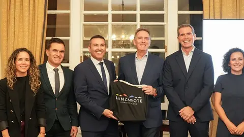 Delegación de Lanzarote en su visita al Royal Ocean Racing Club.