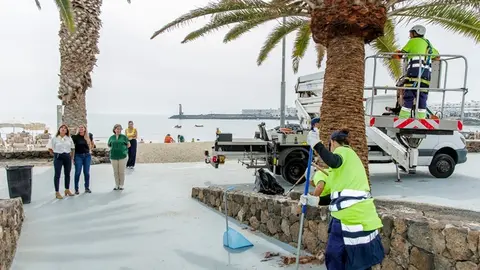 Olivia Duque, Nieves Martínez y Rita Hernández en los jardines de Costa Teguise.