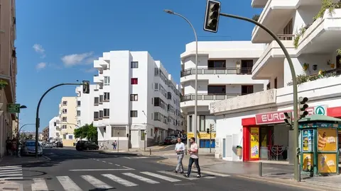 El alcalde Yonathan de León y el concejal de Movilidad y Transportes, Mario González  Altube.