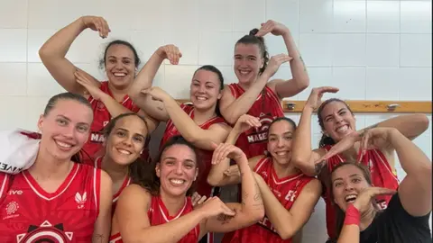 Las jugadoras mostraron su alegría tras el importante triunfo.