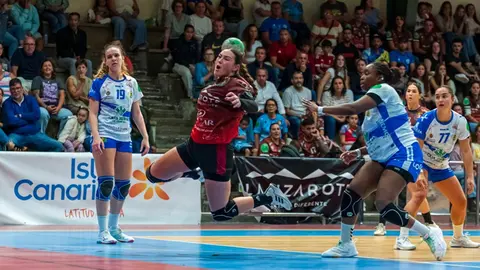 Una de las jugadas del impresionante encuentro.