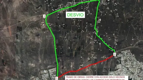 Carretera recortada por obras.