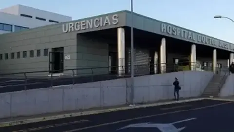 Imagen de la entrada al hospital de Arrecife.