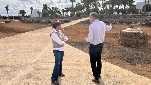 Olivia Duque junto a Domingo Cejas en el Barranco de El Hurón.
