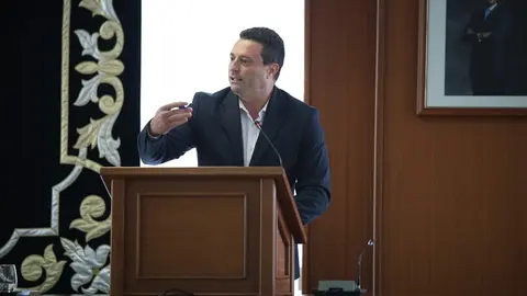 Óscar Noda en Pleno del Cabildo.