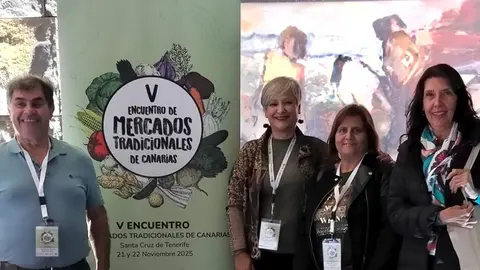 Representantes del Ayuntamiento de Haría en el V Encuentro de Mercados Tradicionales de Canarias.