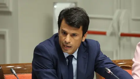 Marcos Bergaz (PSOE) en el parlamento.