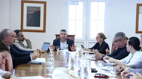 Imagen del encuentro de la Asamblea del Consorcio presidida por Oswaldo Betancort.