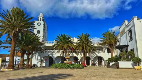 Ayuntamiento de San Bartolomé.