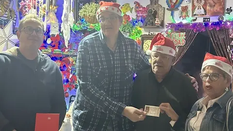 Nuestro compa&ntilde;ero Carmelo Padr&oacute;n, merecido ganador del concurso de fachadas navide&ntilde;as de Titerroy.