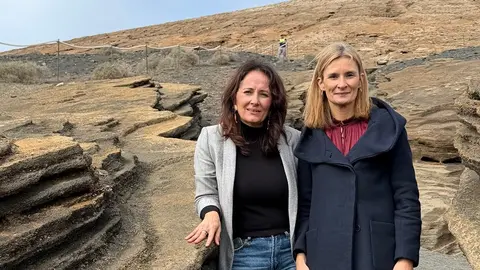 Las concejales responsables de la medida en Las Grietas.