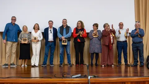 Marci Acu&ntilde;a junto a los reprentantes de la Unidad Residencial de Atenci&oacute;n a las Adicciones.