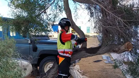 Momento en el que act&uacute;a uno de los bomberos.