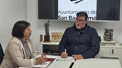 El alcalde y la concejal de Educaci&oacute;n reunidos para hablar de este importante asunto.