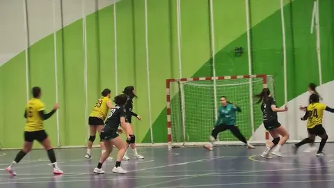 Una de las jugadas del encuentro