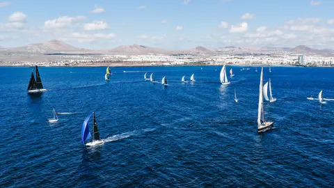 Salida de la regata desde Arrecife.