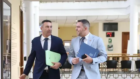 El presidente del Cabildo, Oswaldo Betancort, y el consejero de Obras P&uacute;blicas, Jacobo Medina