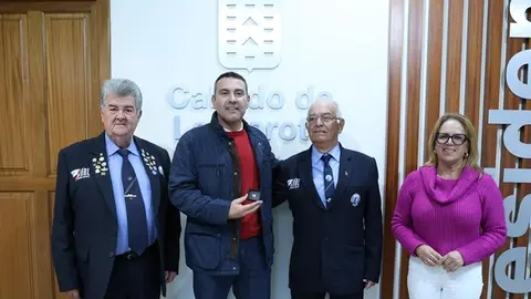 Oswaldo Betancort recibe a la Asociaci&oacute;n de Barman de Lanzarote.