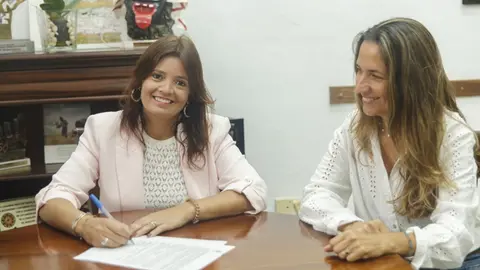 Olivia Duque junto a Mar Boronat.