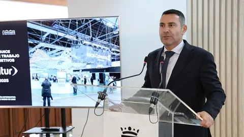 Oswaldo Betancort durante el balance de FITUR 2025.