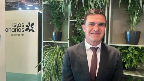 H&eacute;ctor Fernandez, consejero delegado de la Sociedad de Promoci&oacute;n Exterior de Lanzarote, en FITUR 2026.