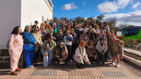 Mayores de Arrecife en su visita Museo Aeron&aacute;utico.