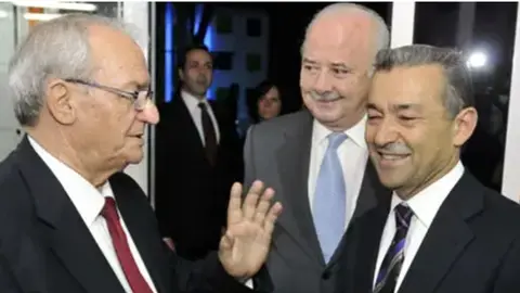 Ricardo Melchior en el centro de la imagen con el tristemente desaparecido Agust&iacute;n Acosta y con su compa&ntilde;ero de partido Paulino Rivero.