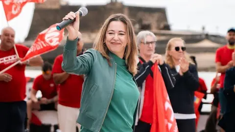 Mar&iacute;a Dolores Corujo, l&iacute;der de los socialistas lanzarote&ntilde;os, en un acto del PSOE
