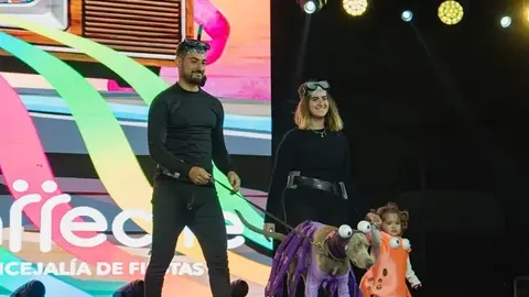 Perro ganador del concurso Canino de disfraces.