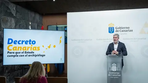 El presidente explic&oacute; lo que entiende como Decreto Canarias.