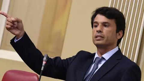 Marcos Bergaz (PSOE) este martes en el pleno del Parlamento 