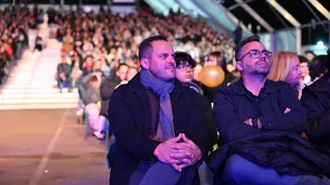 Echedey Eugenio junto a Yonathan de Le&oacute;n en uno de los actos del Carnaval.