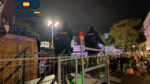 Agentes de la Polic&iacute;a Nacional durante los carnavales.