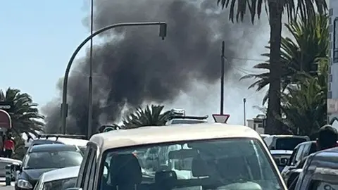 Imagen del incendio del veh&iacute;culo