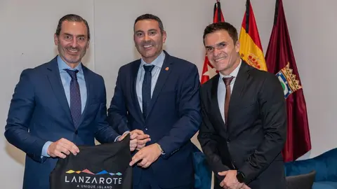 Imagen de la firma del acuerdo con el Ayuntamiento de Madrid.