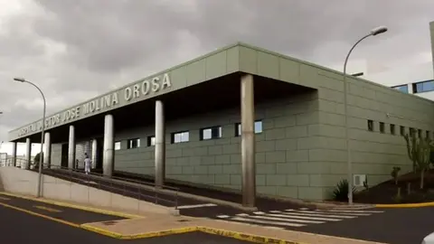 Entrada al Servicio de Urgencias del Hospital Doctor Jos&eacute; Molina Orosa de Arrecife.