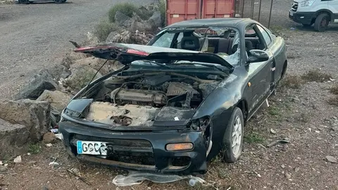 Veh&iacute;culo retirado de la v&iacute;a p&uacute;blica por el Ayuntamiento de T&iacute;as.