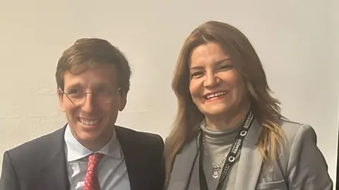 Imagen de archivo de Tovar con Mart&iacute;nez Almeida