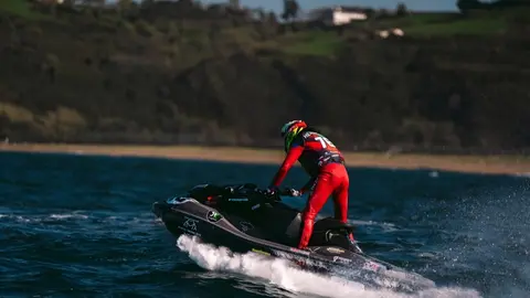 Daniel Hern&aacute;ndez durante el desarrollo de las pruebas en Getaria.