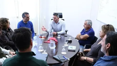 Reuni&oacute;n del consejero sobre la LZ-10.