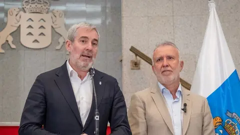 Fernando Clavijo y &Aacute;ngel V&iacute;ctor Torres este lunes tras el acuerdo.
