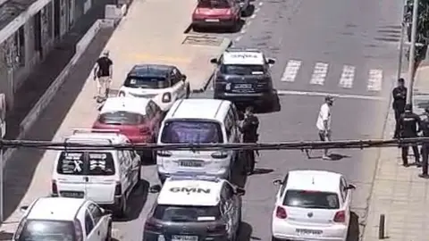 Polic&iacute;a Nacional junto a la zona donde se produjo el altercado en Arrecife.