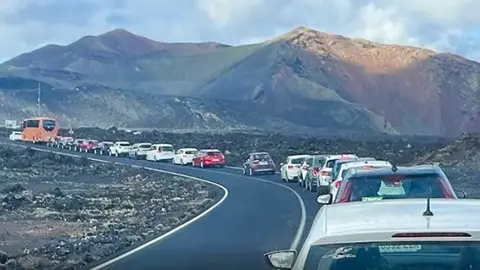 Imagen de archivo de colas en la entrada de Timanfaya. 