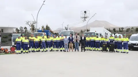 Presentaci&oacute;n de veh&iacute;culos y equipo de limpieza de San Bartolom&eacute;.