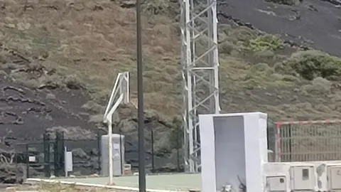 Imagen de la pol&eacute;mica antena de Masdache.