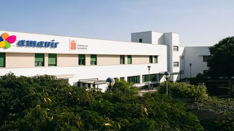 Imagen de la entrada a la residencia de Amavir en T&iacute;as.