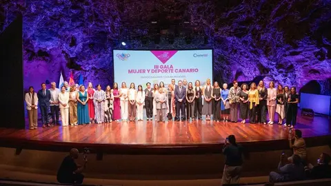 Canarias reconoce en Lanzarote a una veintena de referentes del deporte femenino.