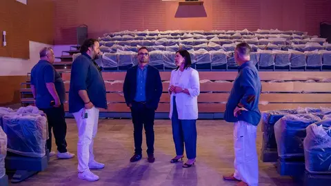 La concejal de Cultura y el primer teniente de alcalde de Arrecife visitando las obras