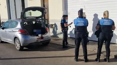 Operativos de la Polic&iacute;a Local de Arrecife durante este pasado fin de semana.