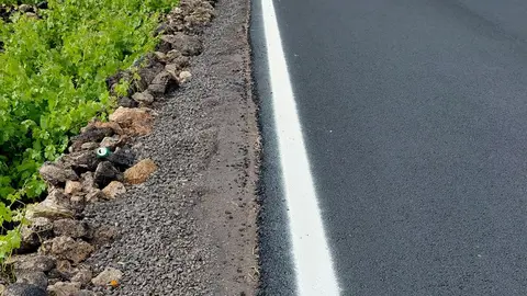 Imagen de la pol&eacute;mica carretera te&oacute;ricamente ya terminada de reasfaltar